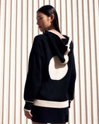 PULL COLANI à capuche en laine mérinos et cachemire | NOIR BLANC