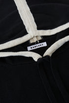 PULL COLANI à capuche en laine mérinos et cachemire | NOIR BLANC